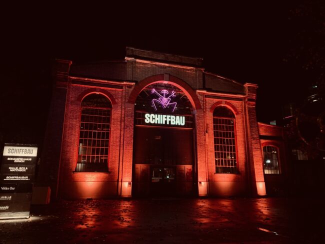 RESTAURANT, BAR UND EVENTLOCATION IM ZÜRCHER SCHIFFBAU